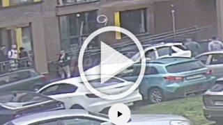 В Мытищах неизвестные избили и похитили мужчину, когда тот вышел на работу — на месте работает полиция