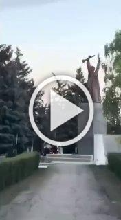 В Саратовской области табор цыган надругался над Вечным огнем