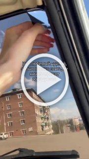 Девушка помогла снять парню «пленку», чтобы порадовать...