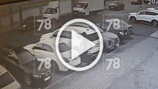 Сел, как в свою: кроссовер почти за 5 млн рублей угнали в Гатчине
