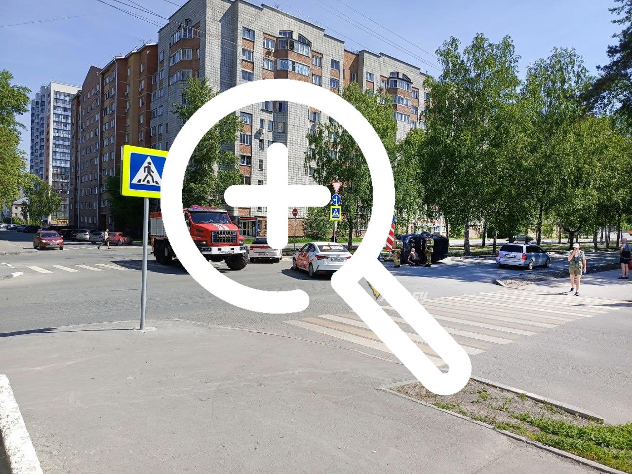 Машина перевернулась на пересечении ул. Героев Революции...
