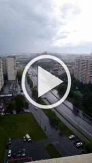Западную и северную части Москвы накрыла сильная гроза....