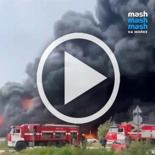 Пять легковушек сгорели дотла в пожаре на заводе...