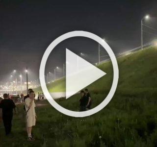Сегодня ночью около ЛДС водитель ехал с огромной...