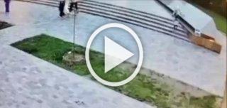 В Мытищах дети устроили настоящий погром у мемориала «Войну-освободителю».