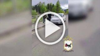 В Тулуне полицейские задержали двух местных жителей за распространение героина