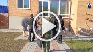 Видео задержания адвоката Анны Деньгиной и других подозреваемых в обустройстве нелегальных мигрантов.