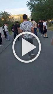 В Новотроицке толпа абу-бандитёнышей избила паренька за внешний вид.