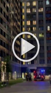 Шахта лифта загорелась в элитном ЖК на северо-востоке Москвы.