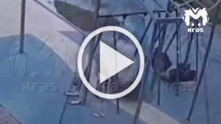 Очень активная мама устроила кораблекрушение в...