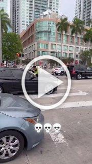В рилсах показали самый обычный день в Майами. Графика в...
