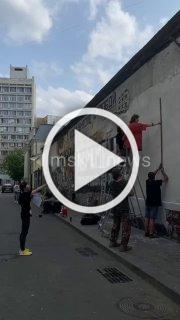 Ушла эпоха: на Арбате снова закрашивают стену Цоя До...