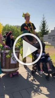 Костюмированный парад в честь Дня города прошёл в...