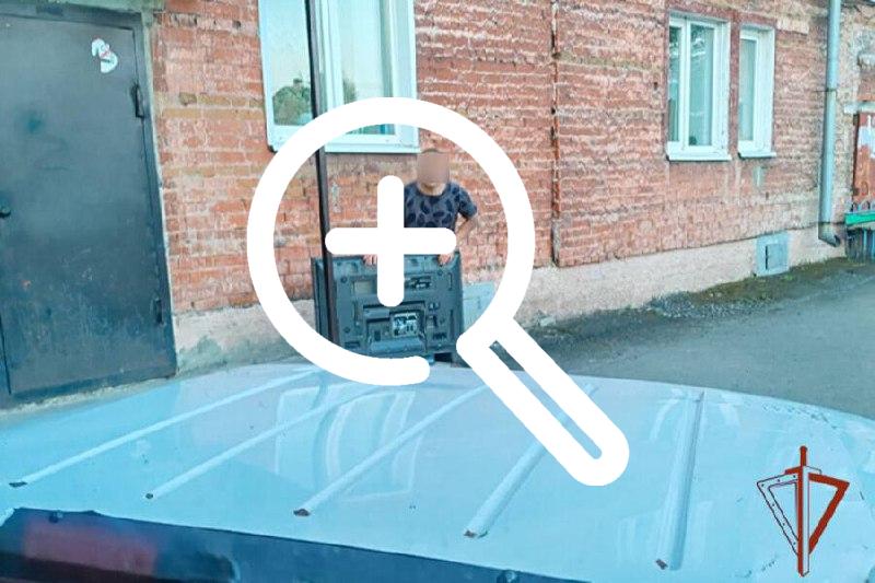Пьяный кузбассовец убегал от силовиков с краденным...