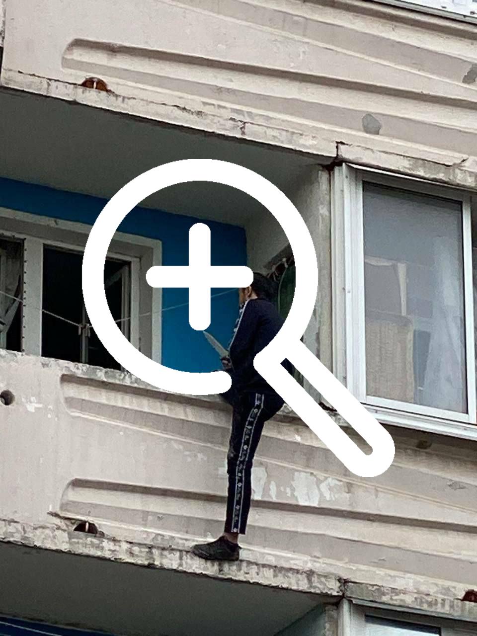 Образцовое задержание мигранта вооружённого ножом сотрудниками полиции.