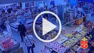 Кемеровский блогер устроил переполох в магазине с...