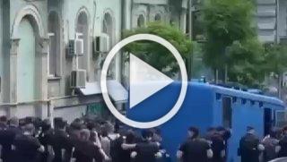 Киев в цветах ЛГБТ*: кто не согласен — в машину Фестиваль...