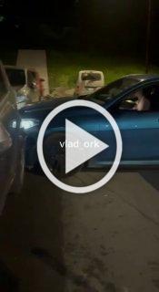 Во Владивостоке пьяное туловище женского пола на BMW спровоцировала ДТП, а затем угрожала свидетелям происшествия.