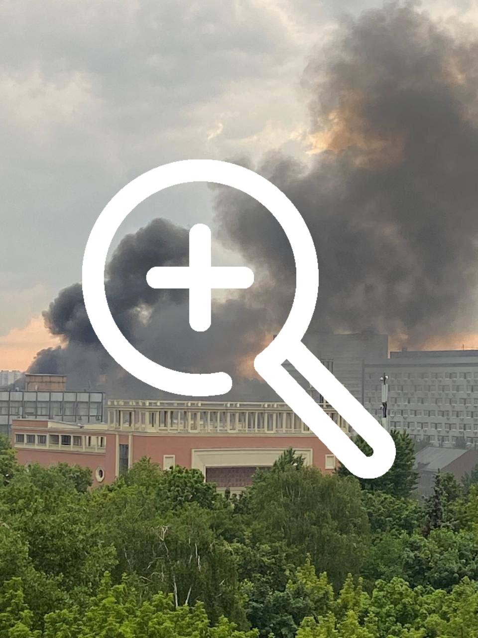 Сильный пожар на востоке Москвы