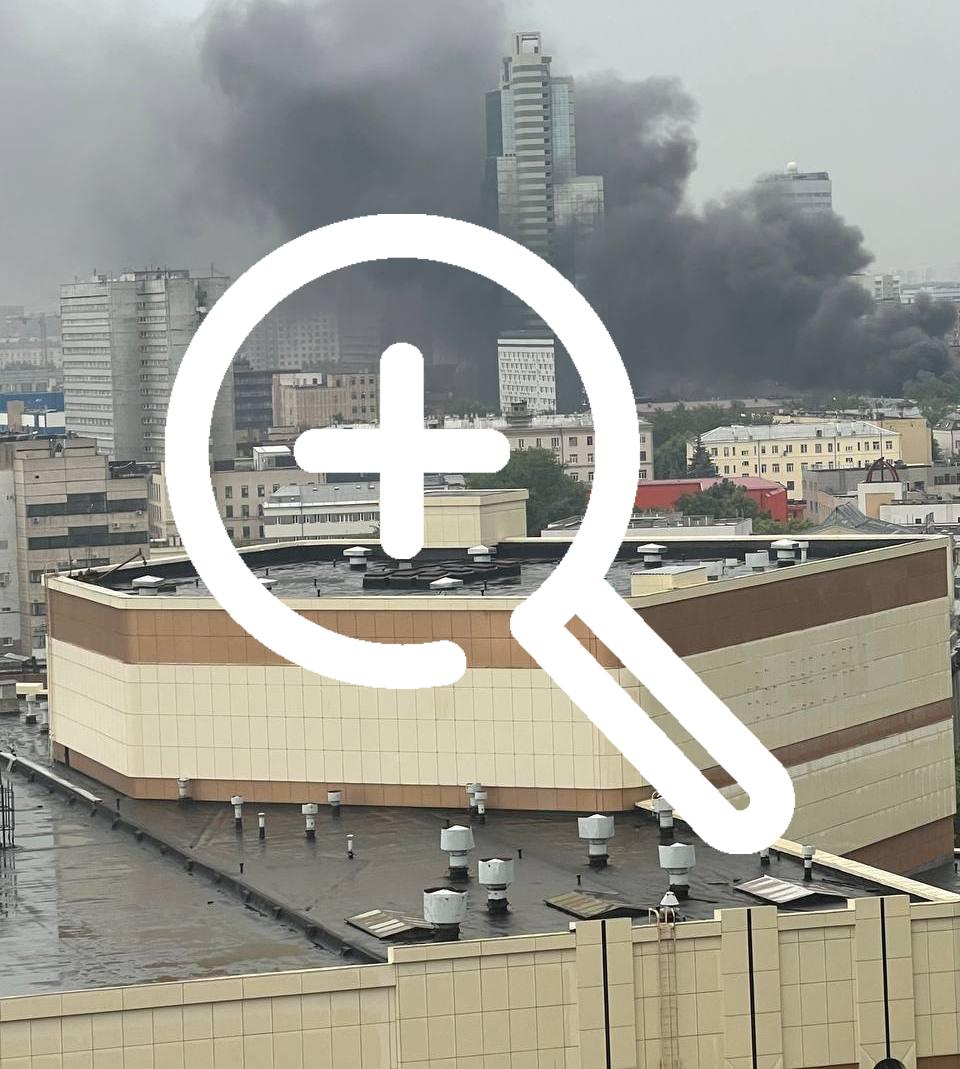 Сильный пожар на востоке Москвы