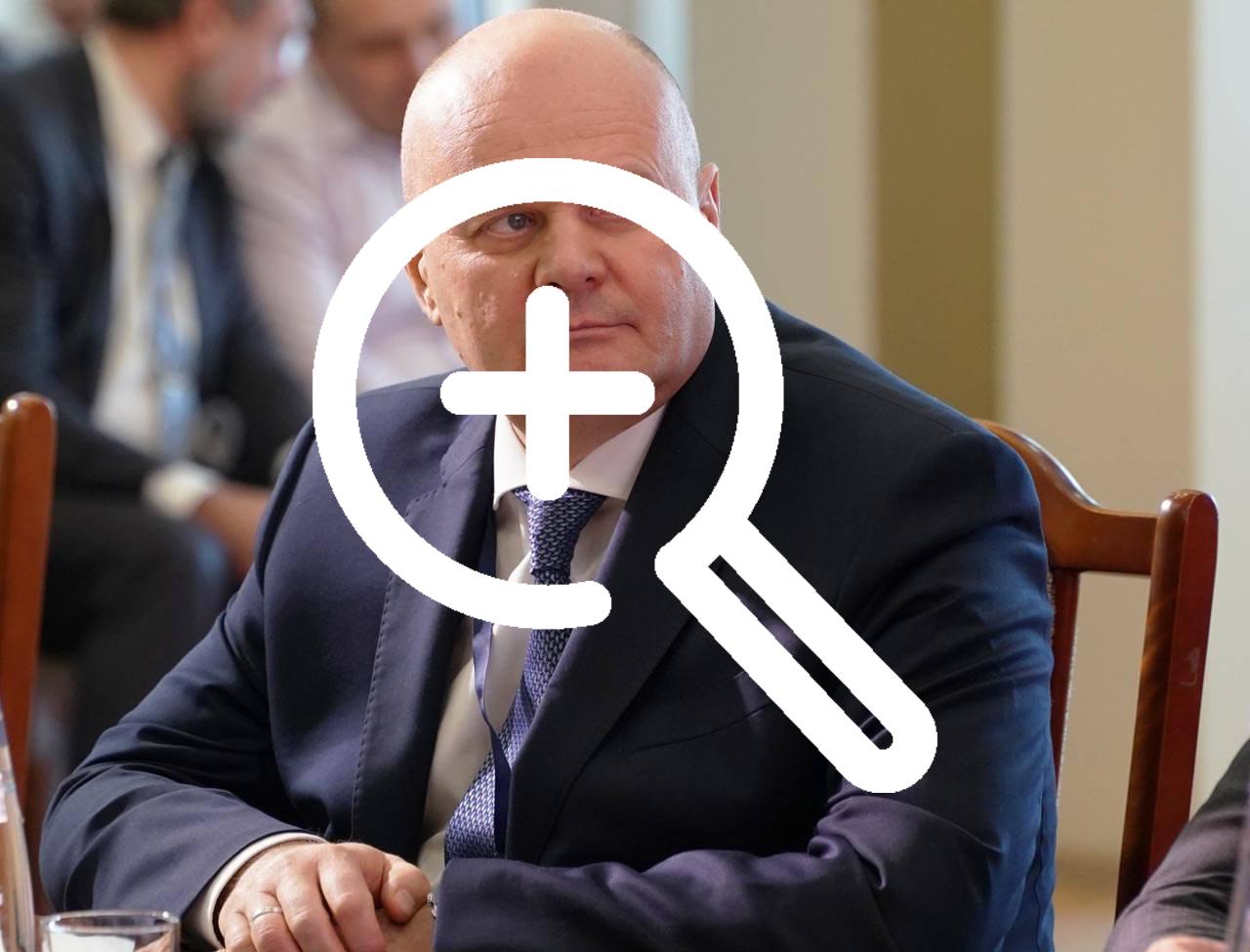 Мэра Красноярска Владислава Логинова этапируют в Москву. Там ему будет избрана мера пресечения.