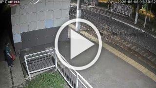 В Красноярске подросток разрисовал жд остановку Об этом...