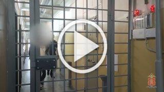 Полиция изъяла у задержанного курьера аферистов 920 тысяч...