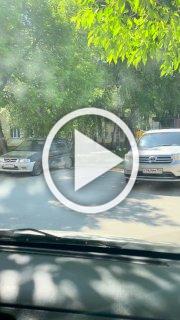 Человек в черном напугал жителей Кировского района Некаб...