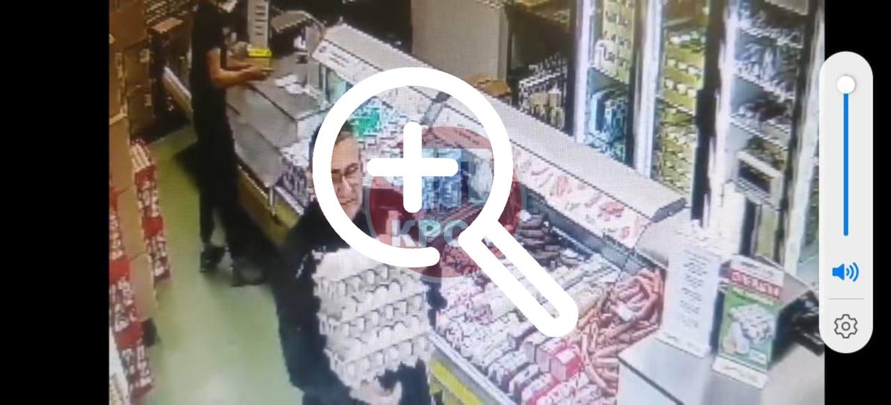 Сегодня утром г Красноярск на Енисейском рынке девушка...