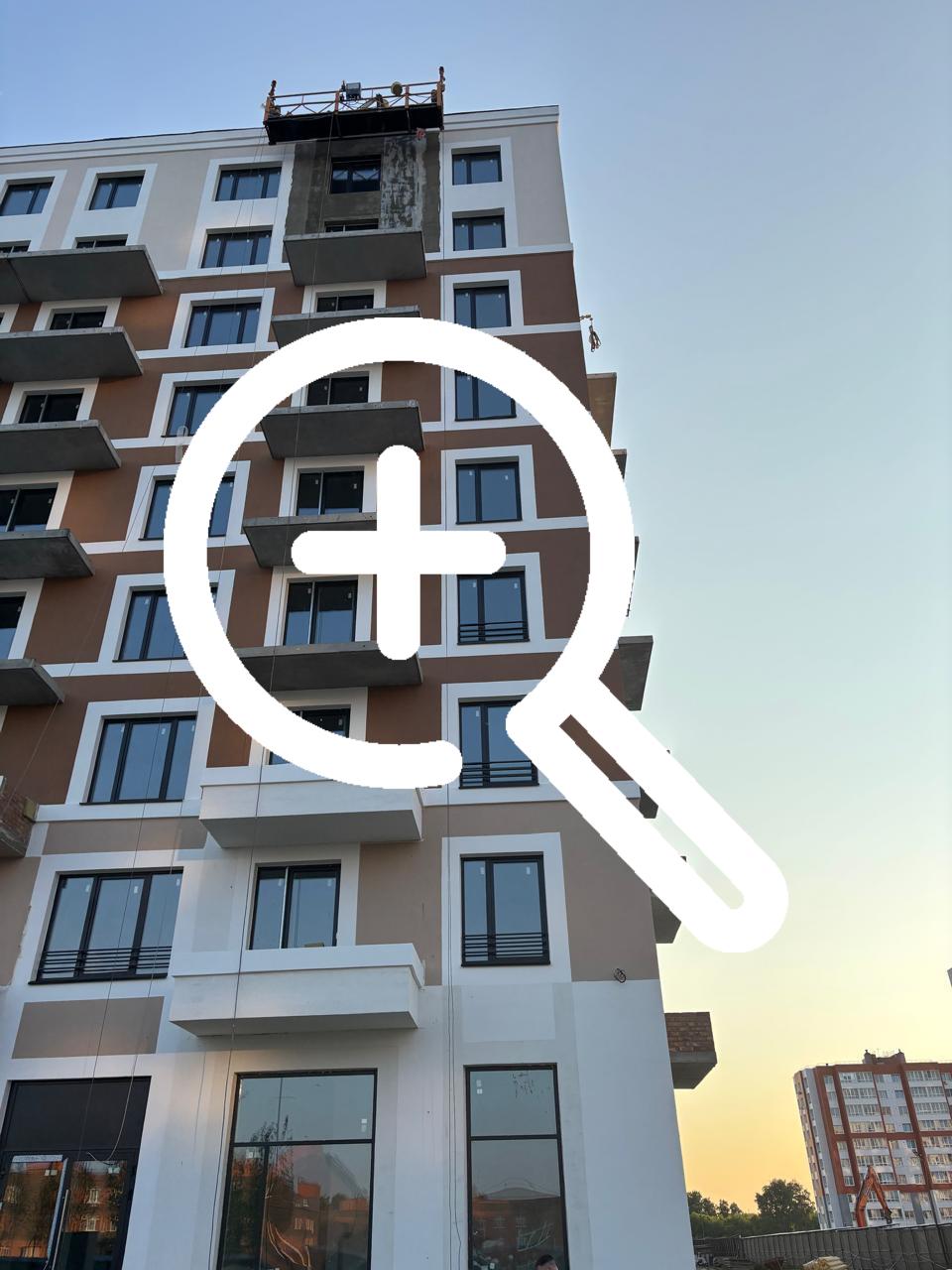 Штукатур упал с балконной плиты на стройке в Краснообске и погиб, он работал без защитных ограждений