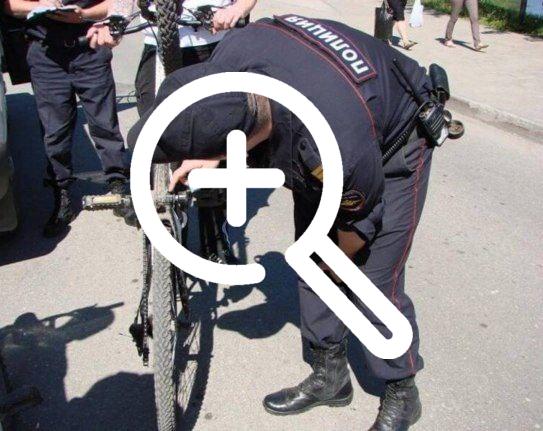 В Брянске уголовник средь бела дня украл велосипед из подъезда многоэтажки