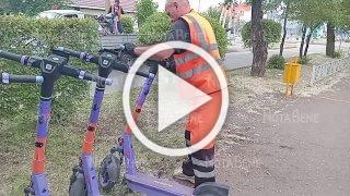 Мэрия Абакана вывозит с улиц нелегальные электросамокаты.