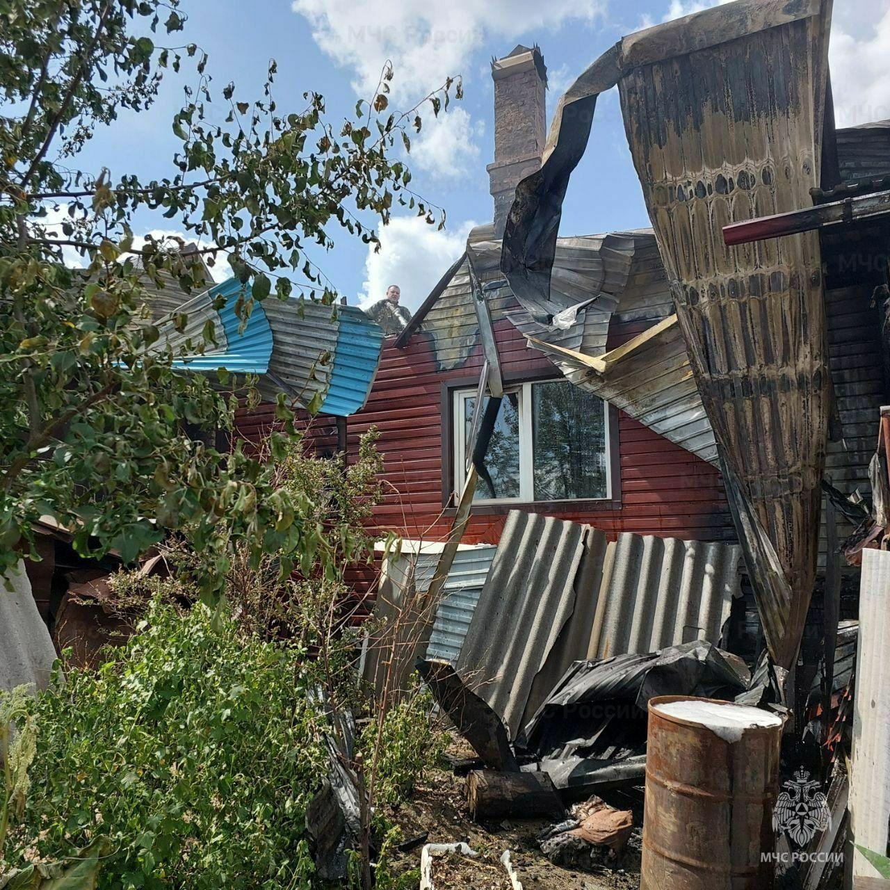 Женщина 83 лет получила травмы на пожаре в Усольском районе