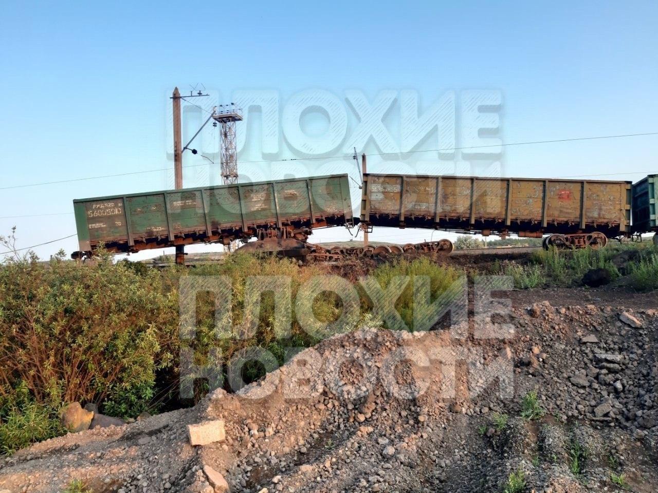 В Челябинской области водитель погрузчика пытался проехать железнодорожные пути, но попал под состав