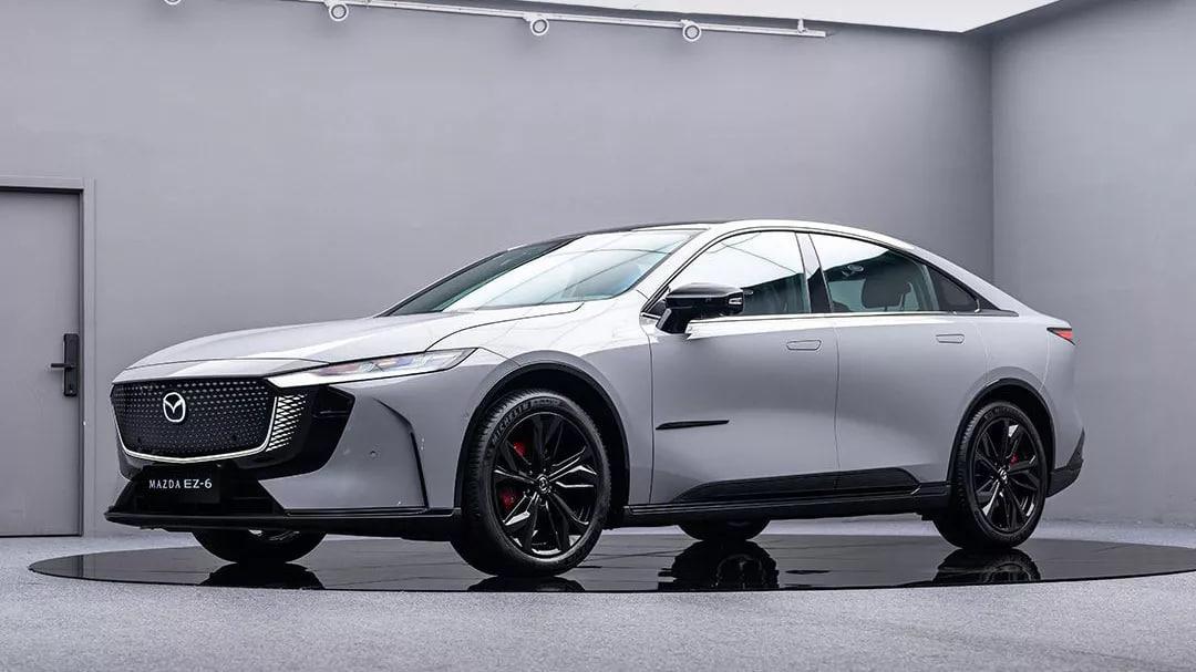 Mazda выпустила спортивный седан EZ-6 за 1,8 млн рублей.