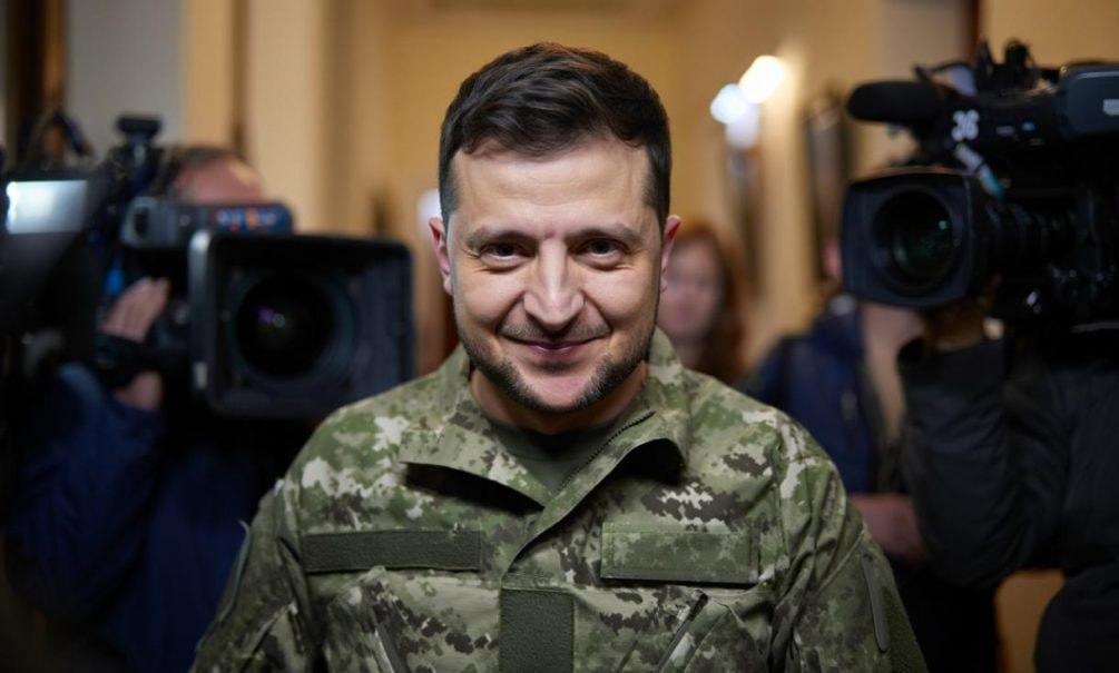 «Сказки» для Запада. Украинцы в истерике после слов Зеленского, что «люди — не дрова, которые кидают в огонь»