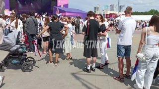 Вот такая очередь собралась за автографом и памятной...