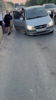 На улице Сибиряков-Гвардейцев у пересечения с Немировича-...