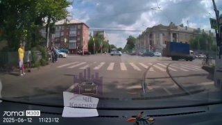 Московская — Мичурина. Водитель автомобиля с130ха124...