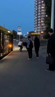 В Ярославле водитель автобуса скрутил пьяного пассажира