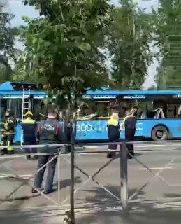 На Красноармейском мосту взорвался автобус. Причиной...