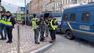 Тем временем в центре Киева прошёл гей-парад*