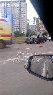 На перекрестке Московская - б-р Денисова-Уральского утром...