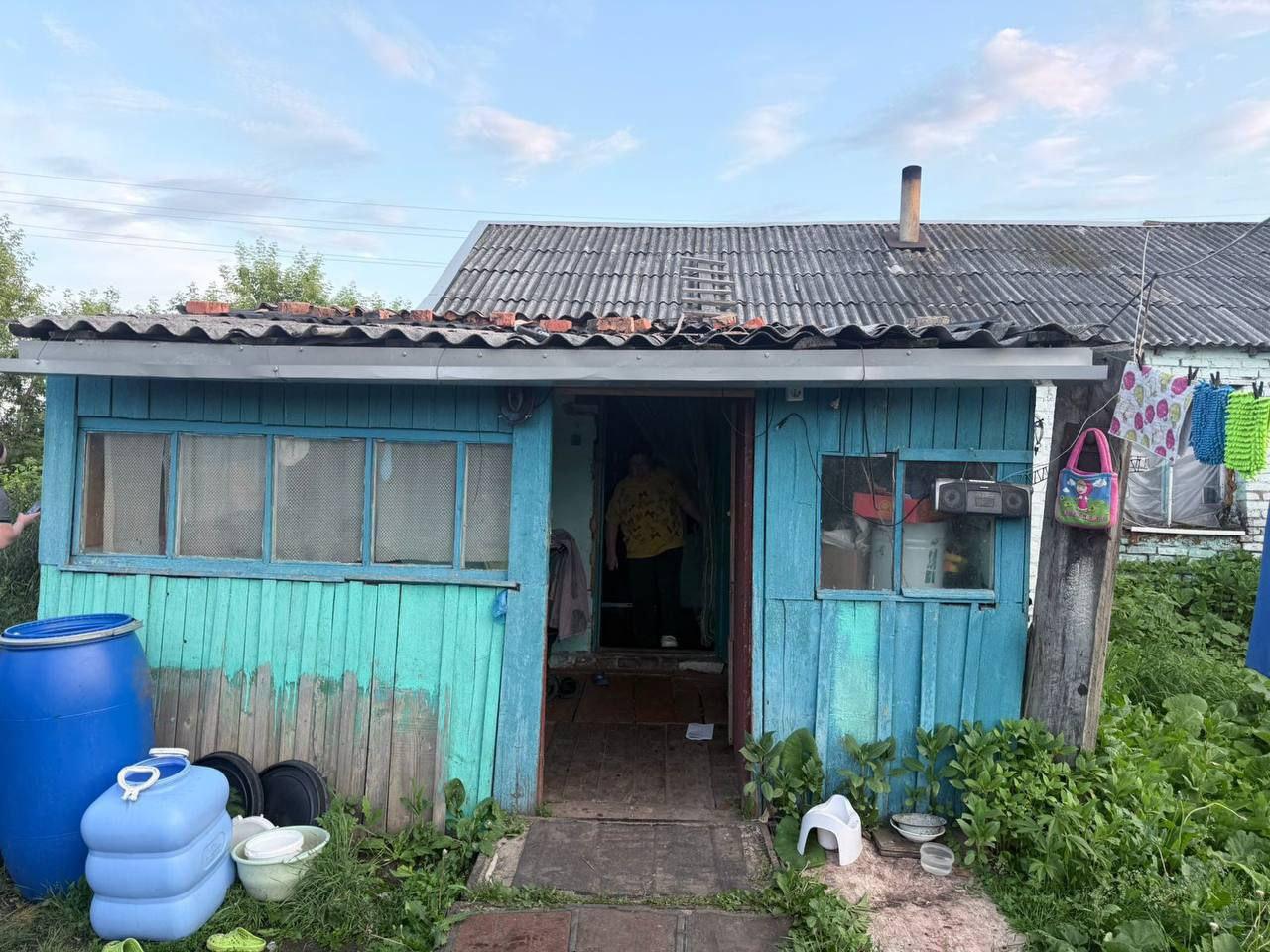 Годовалая девочка захлебнулась в ведре в Омской области, пока пьяные родители спали
