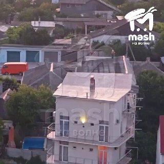 Мужчина устроил утренник на крыше в Севастополе, разбудив весь район