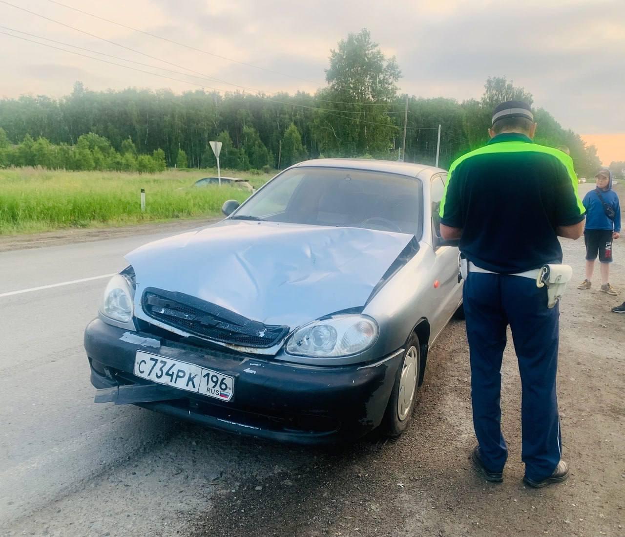 В Белоярском районе дорогу не поделили мопед и легковой...