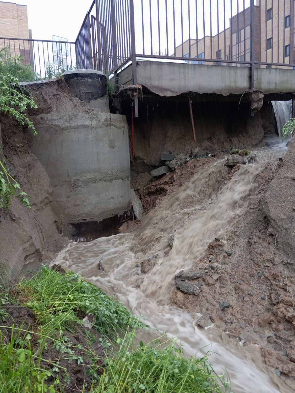 В ЖК Свобода ливневка не выдержала поток воды и вся вода...