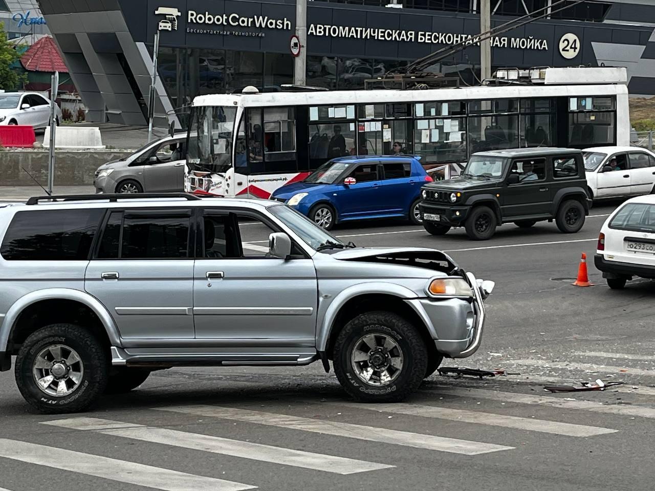 ДТП в Иркутске в свердловском районе возле тц бум -...