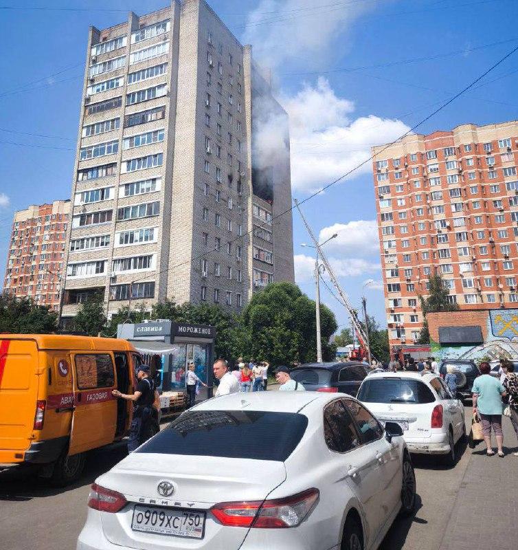 В Подольске крупный пожар: горят балконы на трёх этажах
