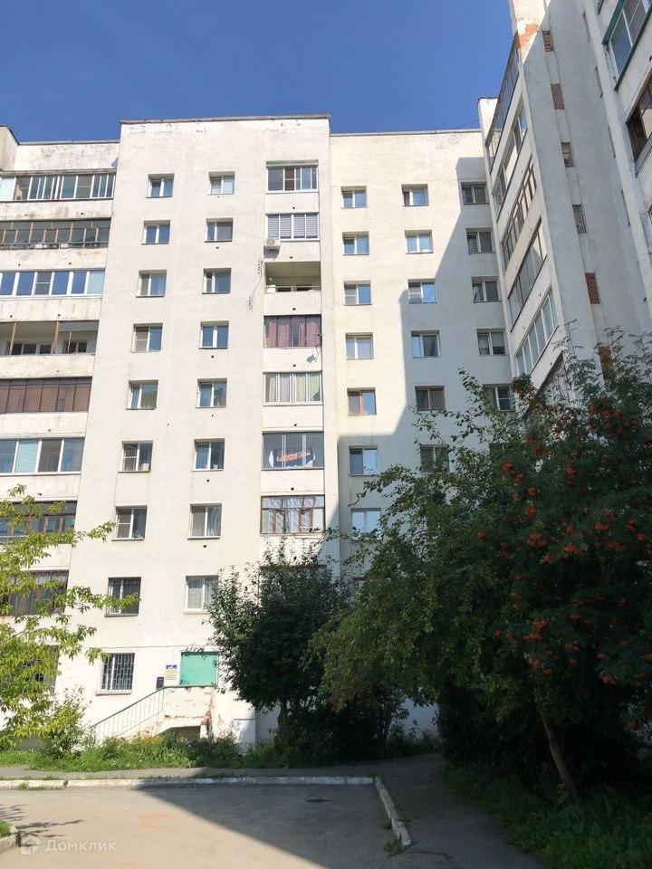 Вчера вечером в Екатеринбурге пенсионерка выпала из окна...